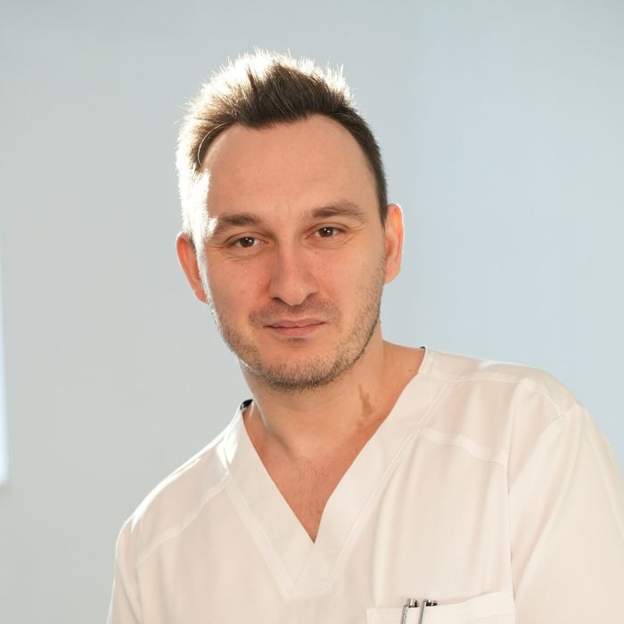 Dr.-Cosmin-Bezede-2-scaled